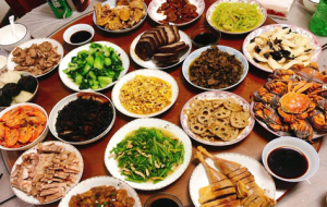 中央厨房赋能半成品年夜饭 打破一桌难抢格局