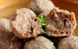 牛肉丸加工设备多少钱一台 做牛肉丸需要哪些机器